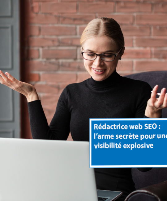 Rédactrice web SEO en plein échange client, spécialisée en stratégie de contenu et optimisation pour le référencement naturel